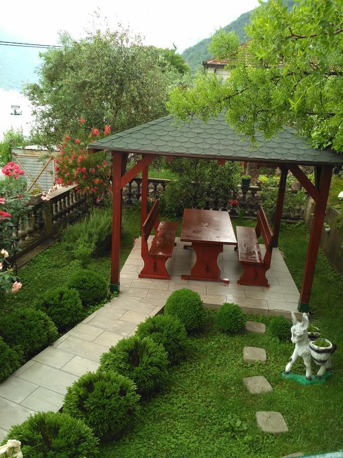 Apartmani Villa Radovic Risan Exterior photo